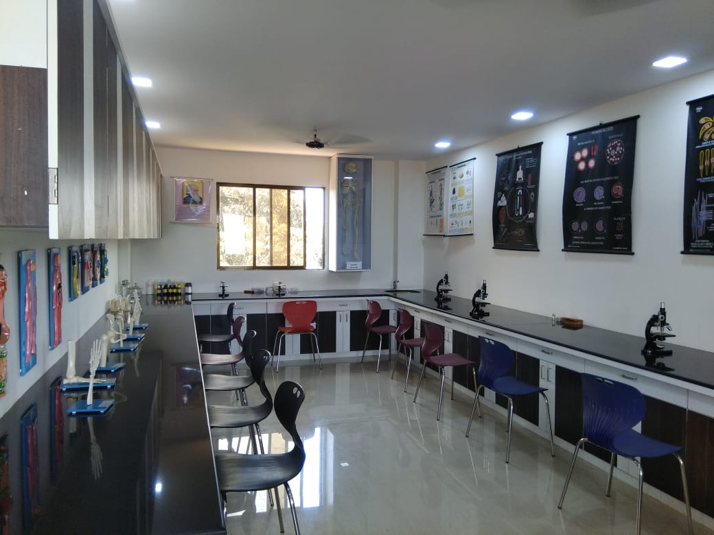 Biology Lab – Microscope Session