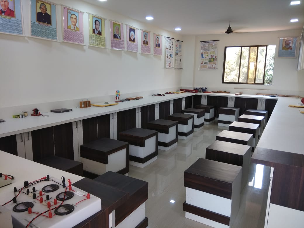Physics Lab Practical Session